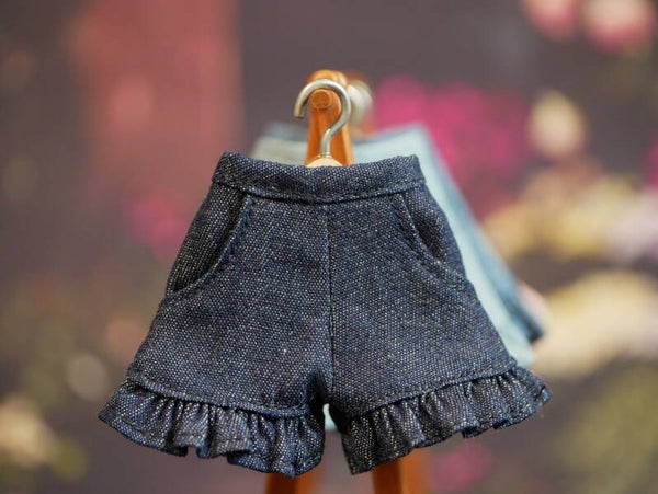 Shorts pants with ruffle. / Dk denim 03