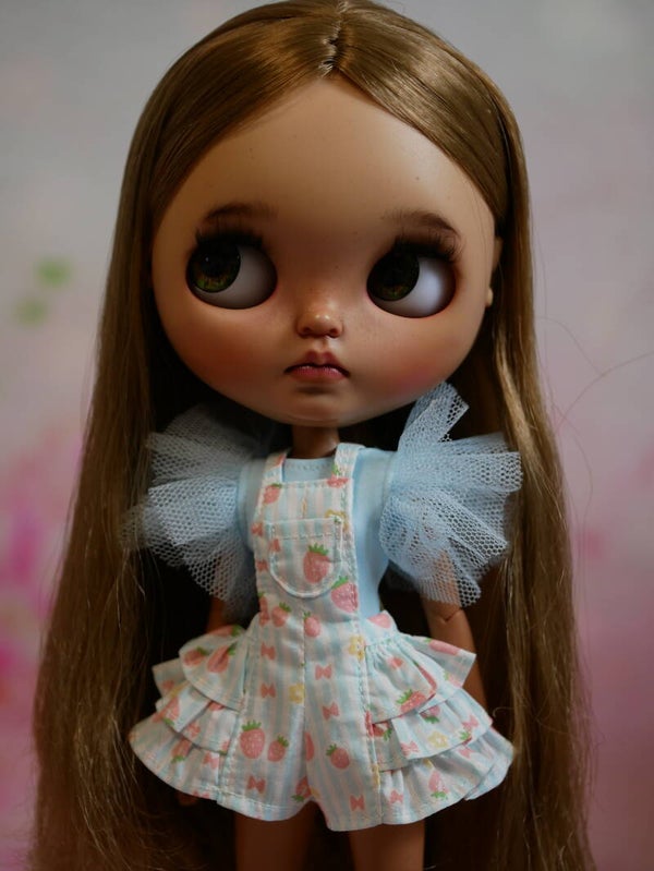 Super cute short overall with ruffle for Blythe dolls. / Blue