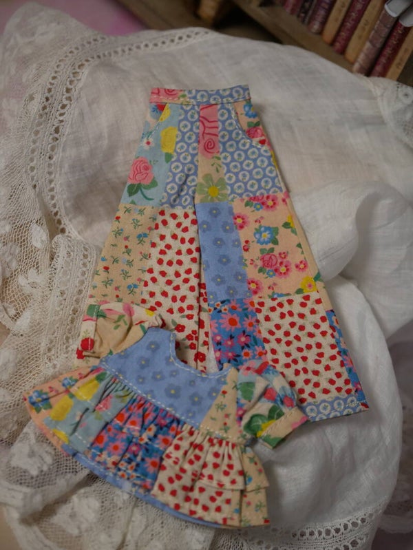 Set of 2 pcs/ Beautiful outfit for Blythe doll./ 002