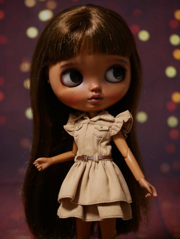 Beautifully fitting denim dress for Blythe dolls. 001