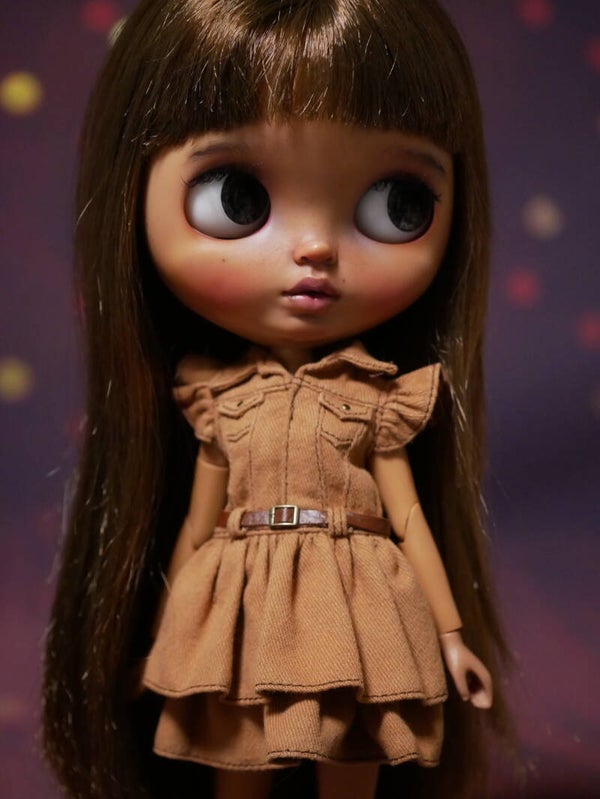 Beautifully fitting denim dress for Blythe dolls. / 02