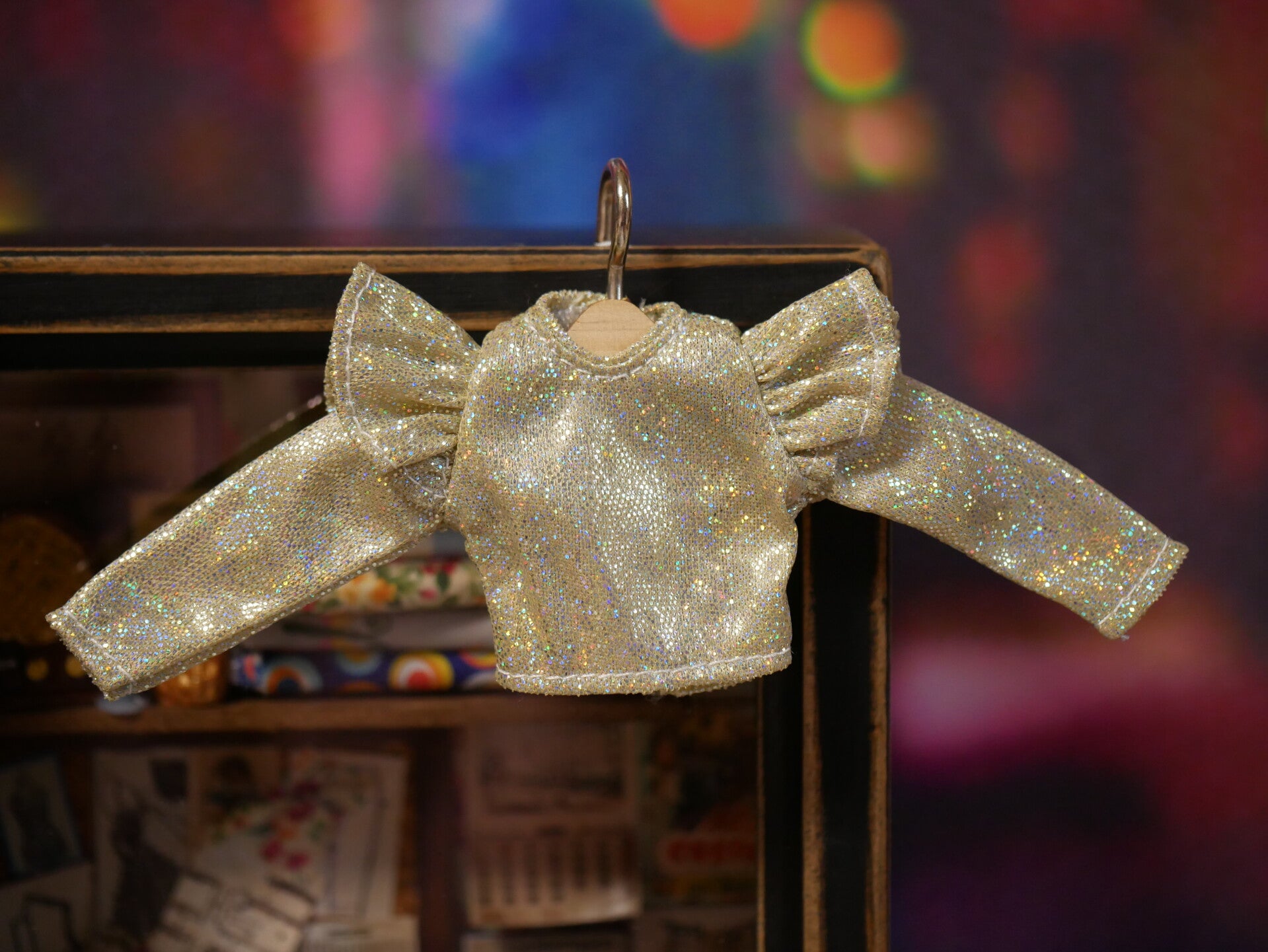 Blythe Puff-Sleeve Glitter Top./ Champagne Gold