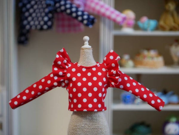 Long Sleeve T-Shirt butterfly sleeves for Blythe doll./ Red/ white dots
