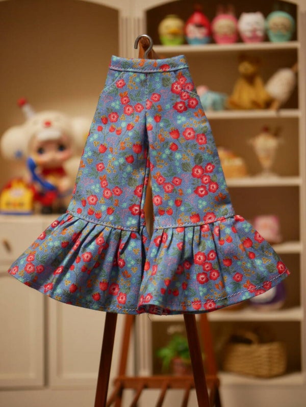 Pants with ruffle for Blythe doll. / Blue/ pink flowers