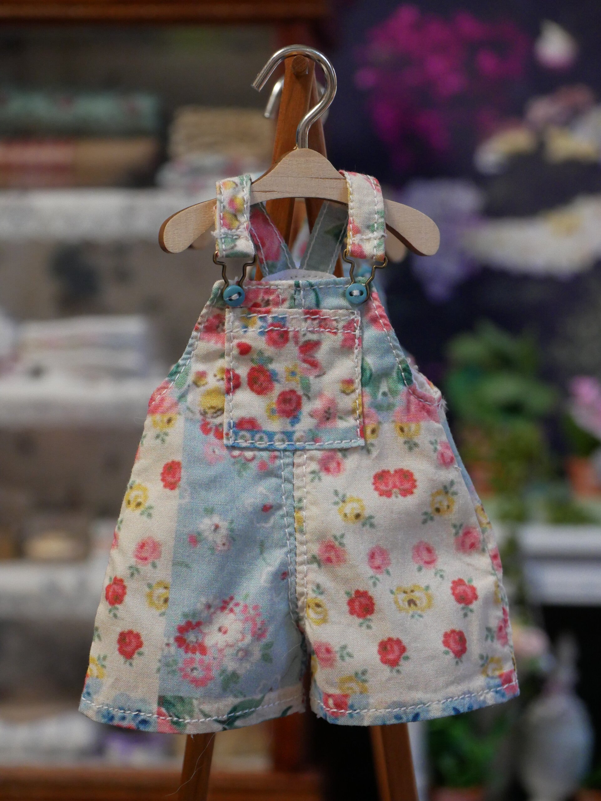Blythe Doll Overalls – One-of-a-Kind Pattern Dungarees.01