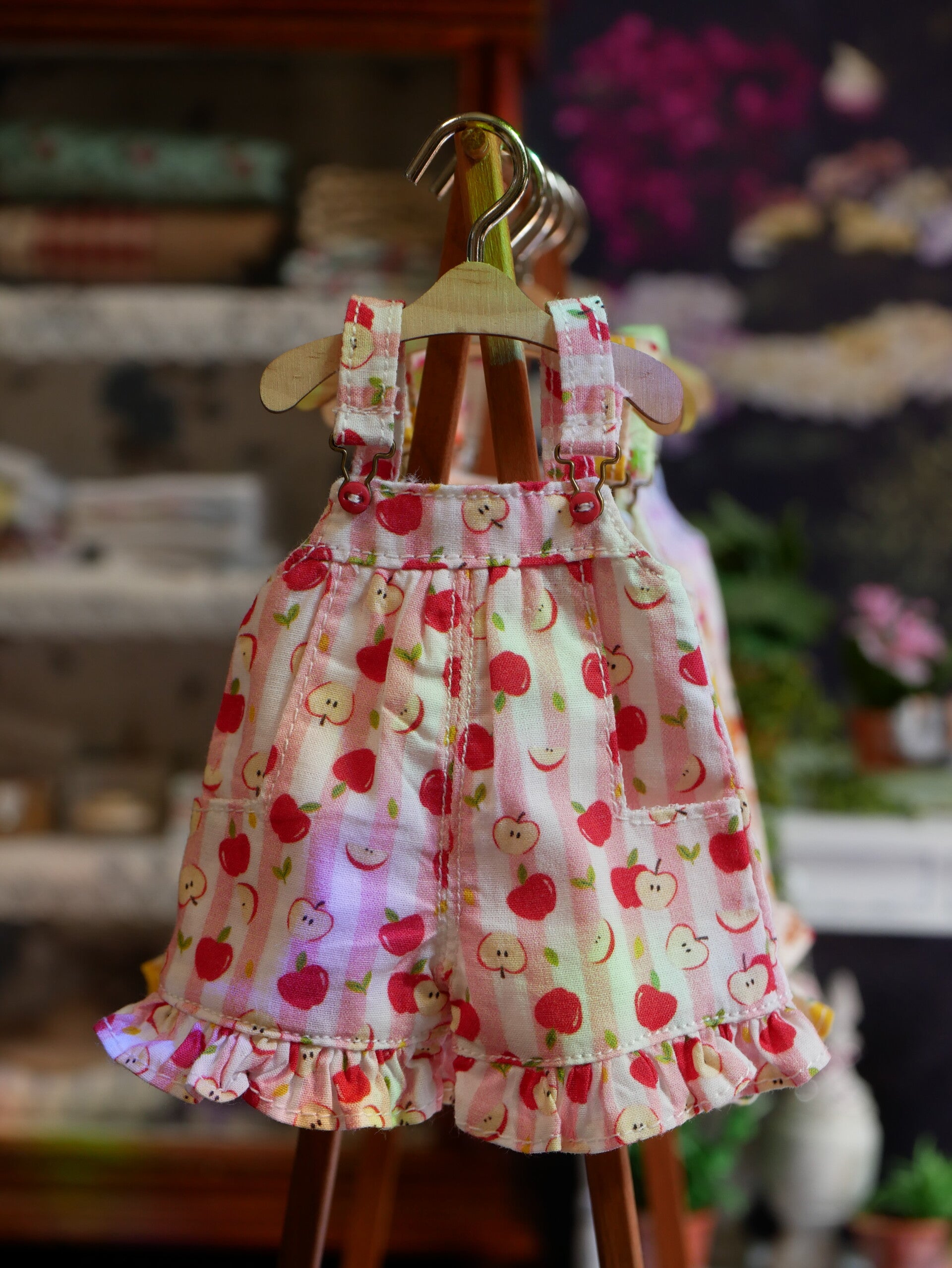 Handmade Floral Overalls for Blythe Dolls./04.Striped Apples