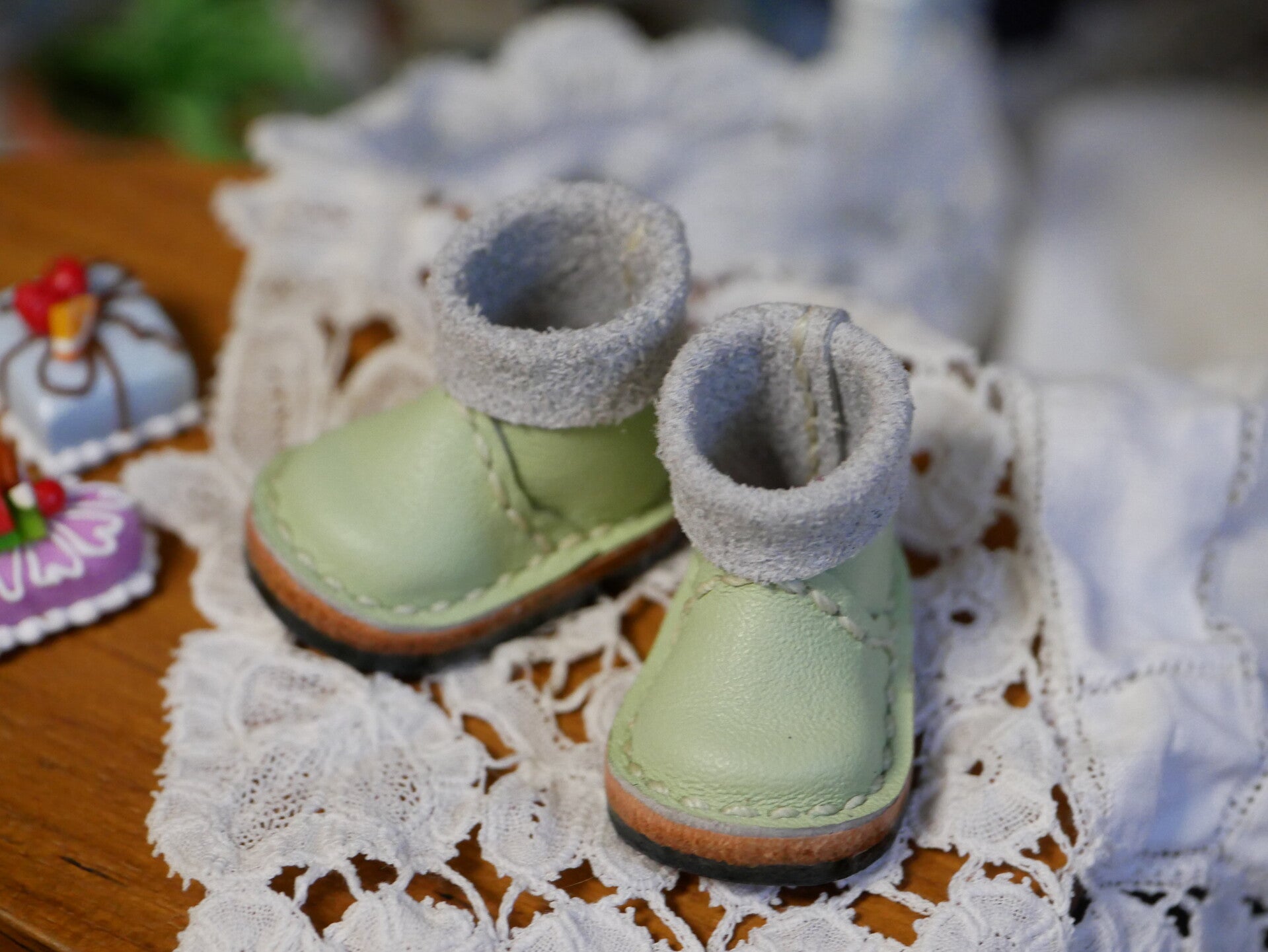 Handmade Leather Boots for Blythe, Monst & Holala Dolls./ Pastel Green