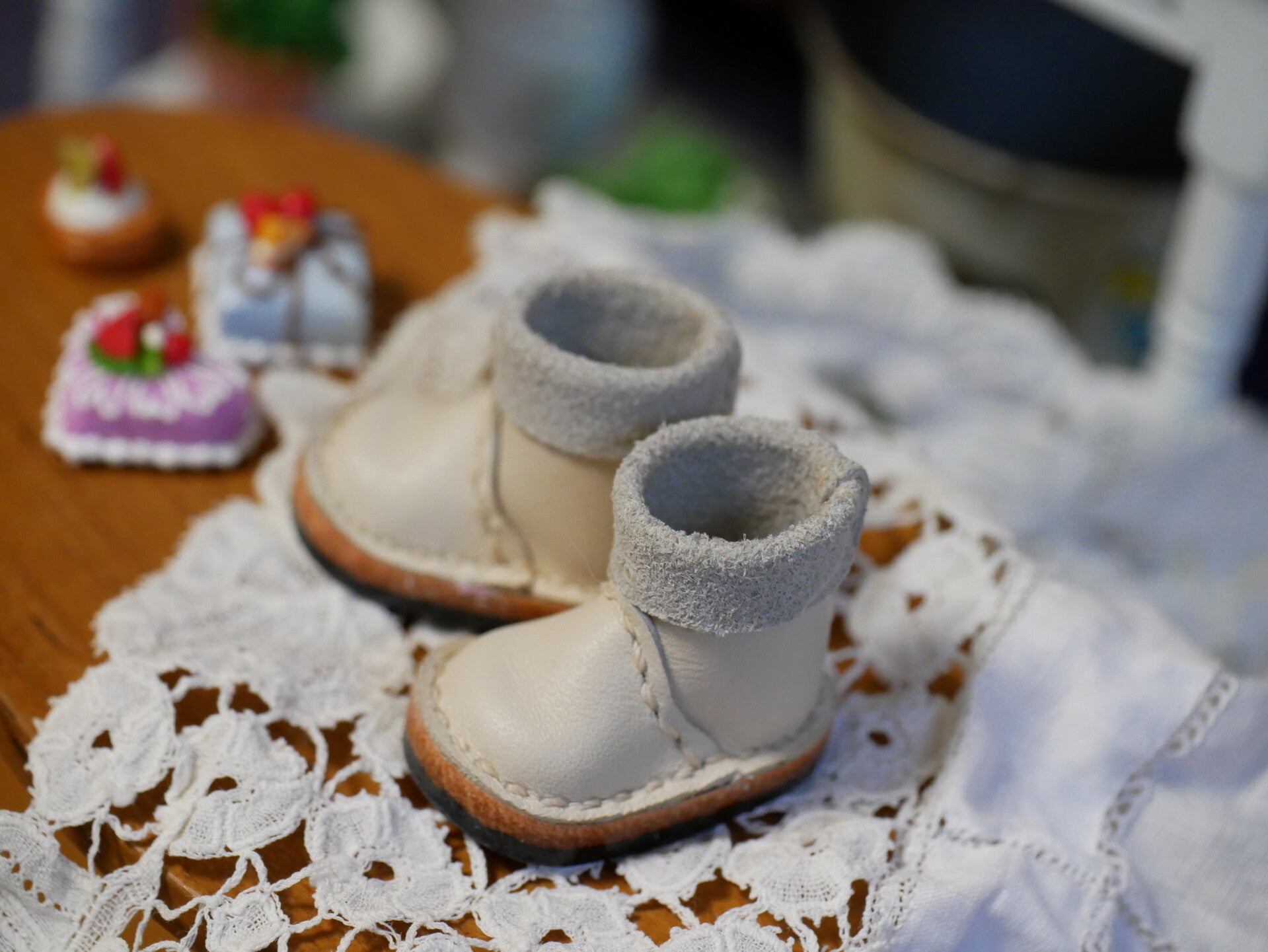 Handmade Leather Boots for Blythe, Monst & Holala Dolls./ Off-White