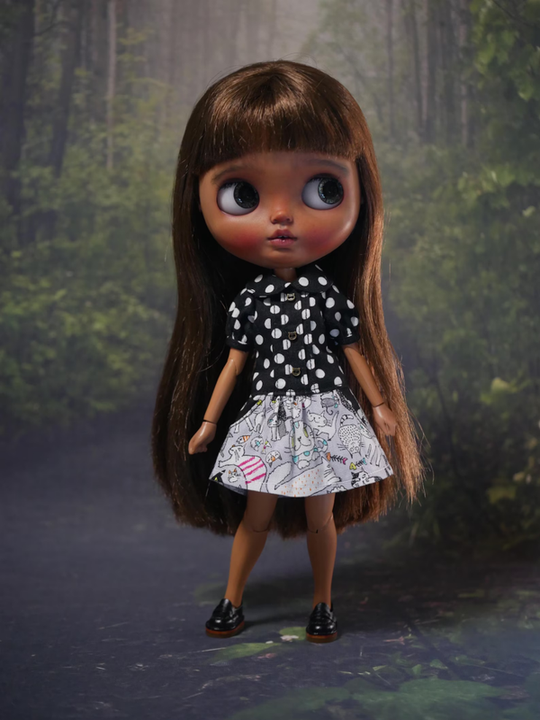 Adorable & Playful Cat-Themed Dress for Blythe./02