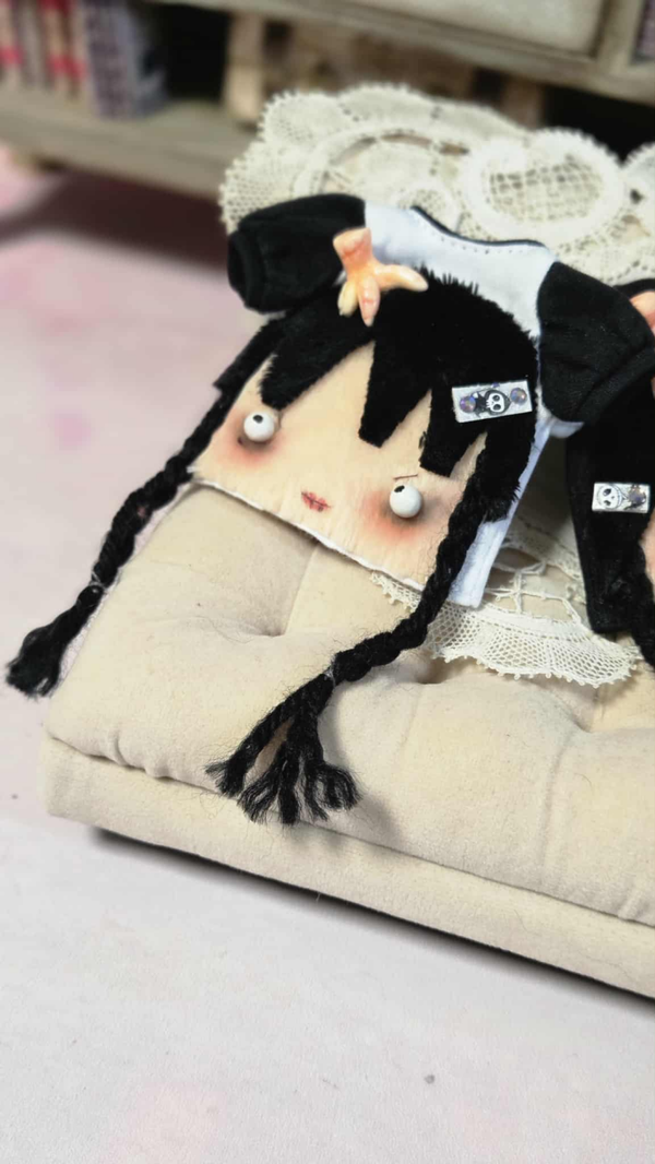 Wednesday T-shirt for Blythe doll. 02 White