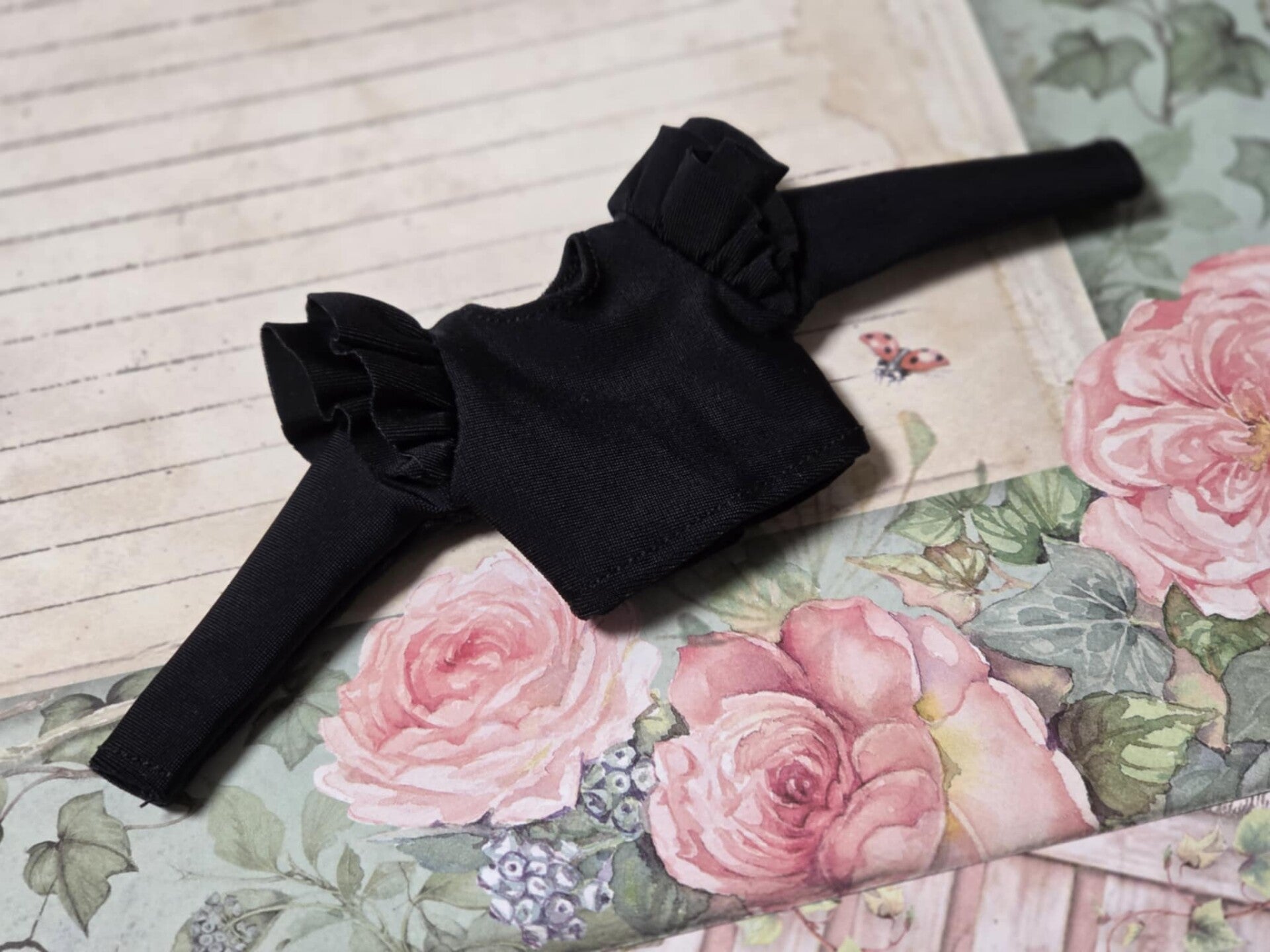 Long Sleeve T-Shirt double ruffles for Blythe doll./ black