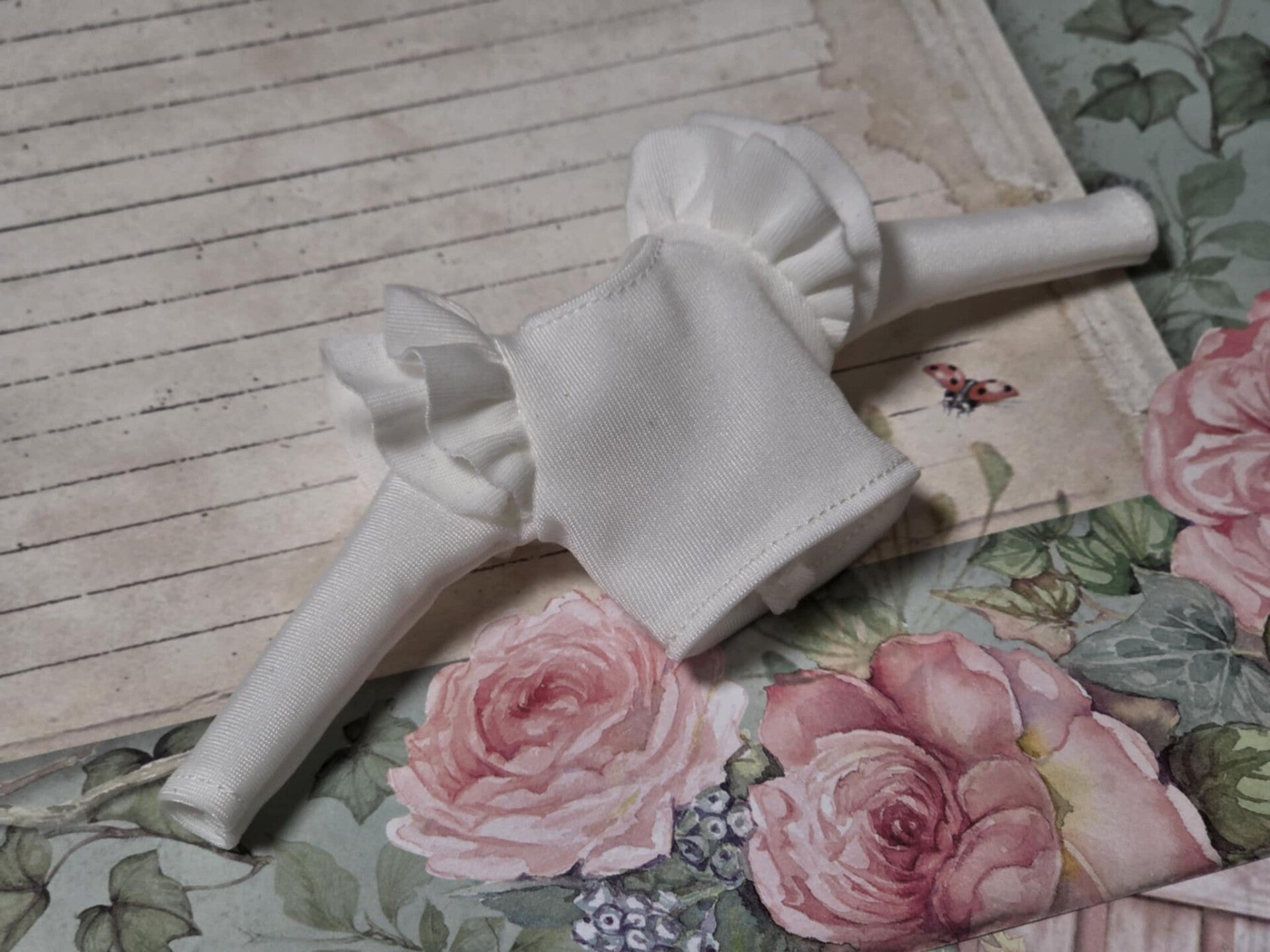 Long Sleeve T-Shirt double ruffles for Blythe doll./ Off white