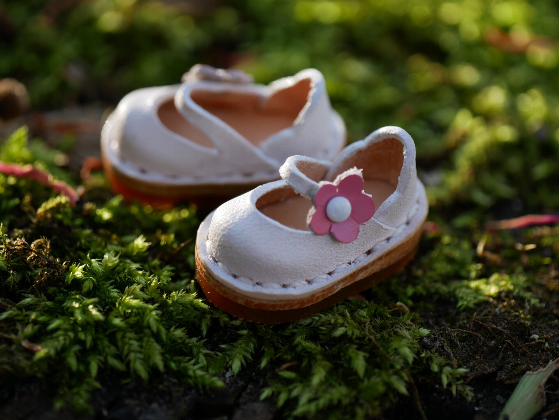 Leather shoes with flowers for Blythe, Holala, Monst doll. / White