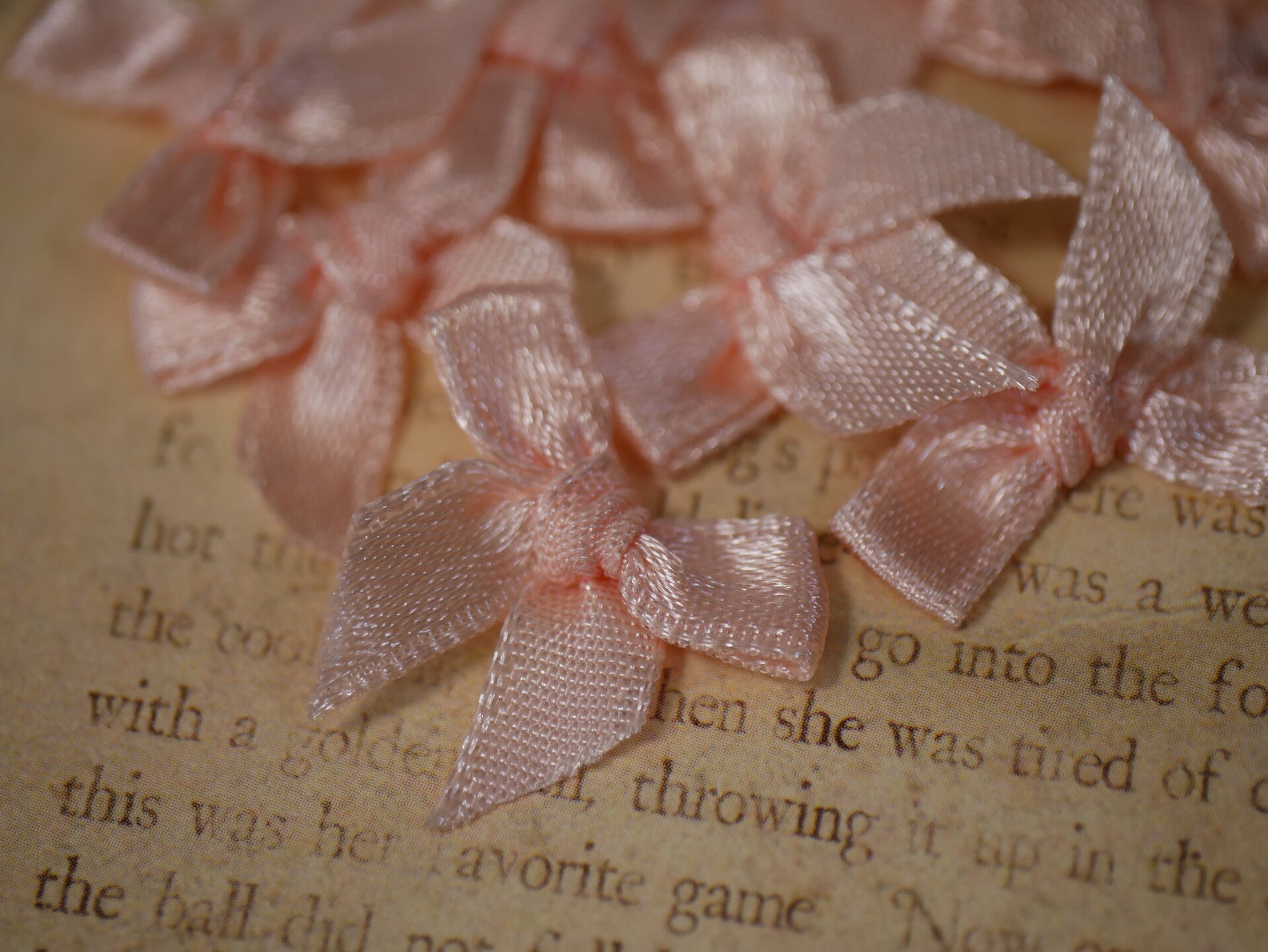 Tiny Satin Ribbon Bows./ 07. Salmon pink