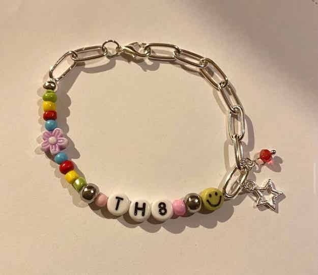 TH8 armband Seventeen