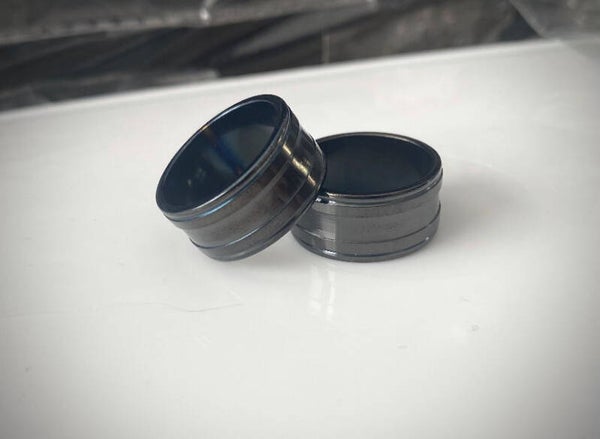 Black ring