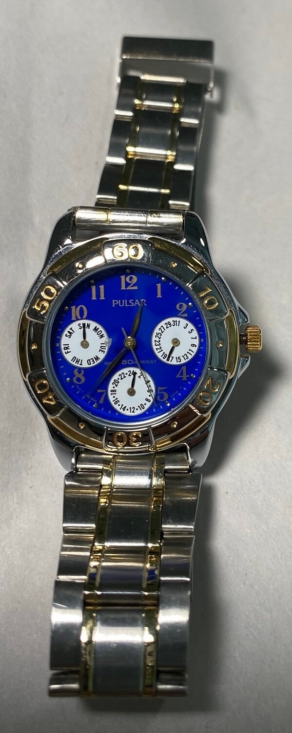 Wristwatch by Pulsar with blue dial
