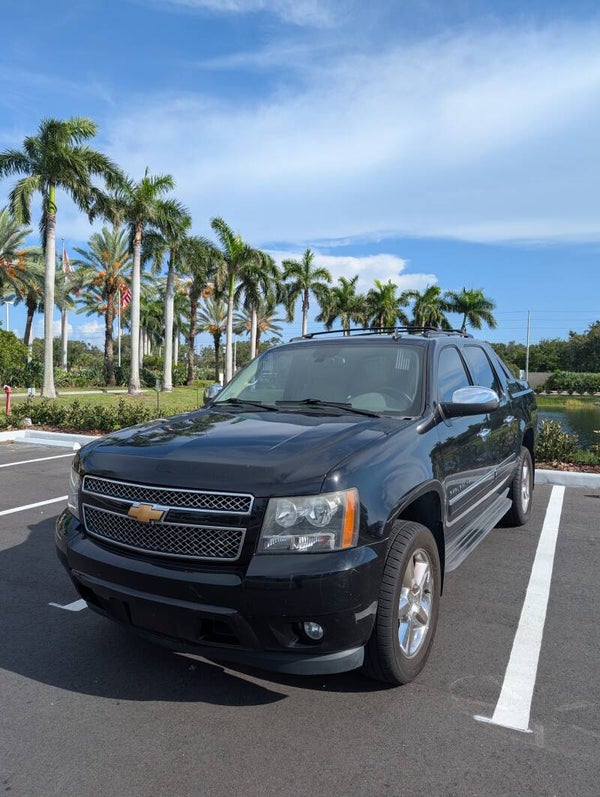 2012 Chevrolet Avalanche LTZ - Clean Title