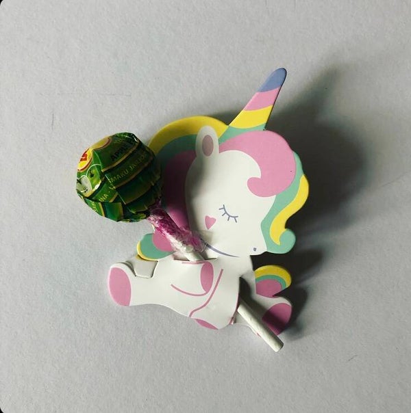 Unicorn met lolly traktatie