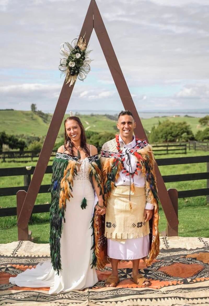 Arch floral arrangement