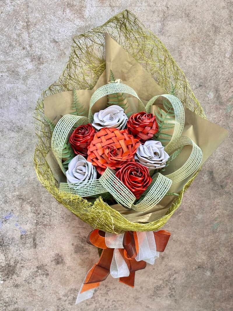 Gift bouquet Harakeke flax weaving Maori putiputi Flaxation
