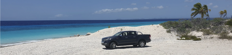 Ford Ranger op het strand - Pickup huren Bonaire
