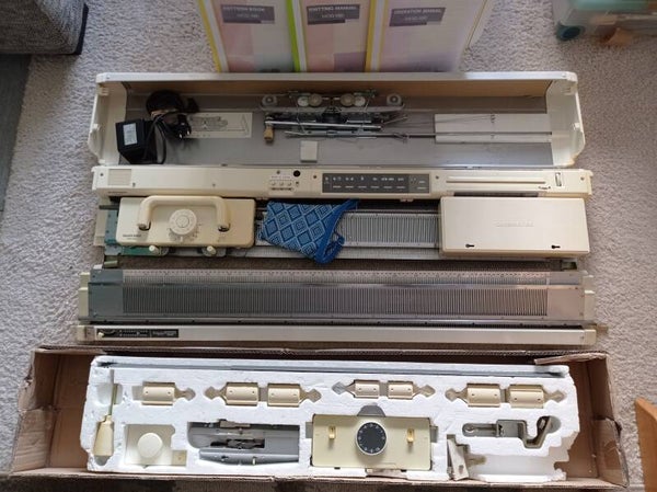 Silver Reed Studio Singer Empisal Knitmaster SK580 / SRP60