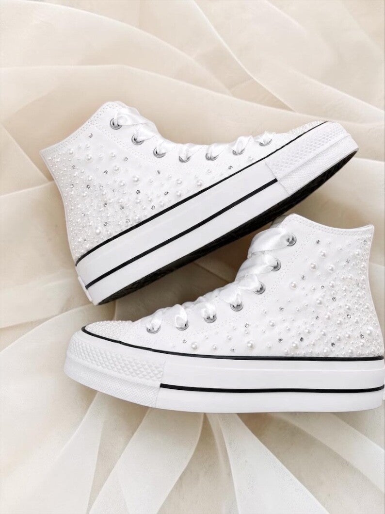 Converse met parels