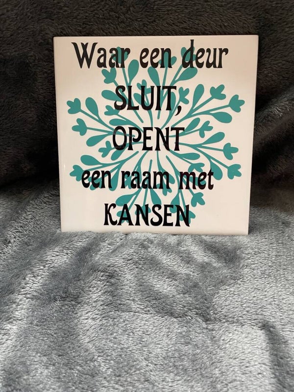 Tegeltje | 15 X 15 | Waar een deur sluit...