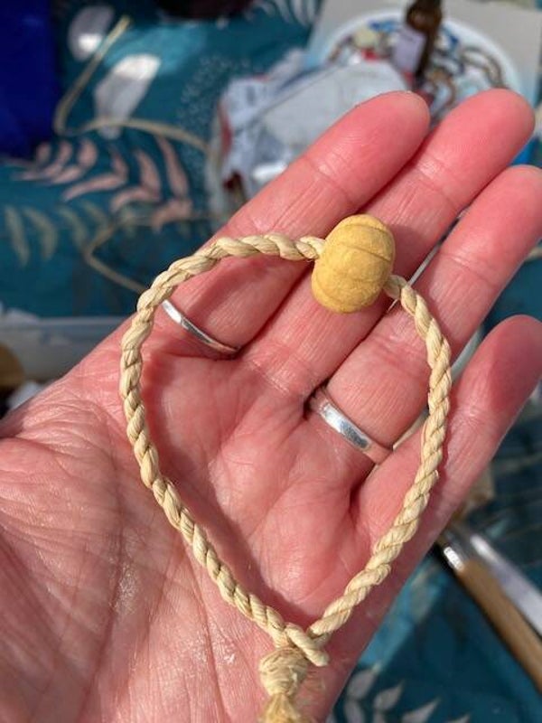 Summer Foraging Walks & Nettle fibers (Making your own Cordage)