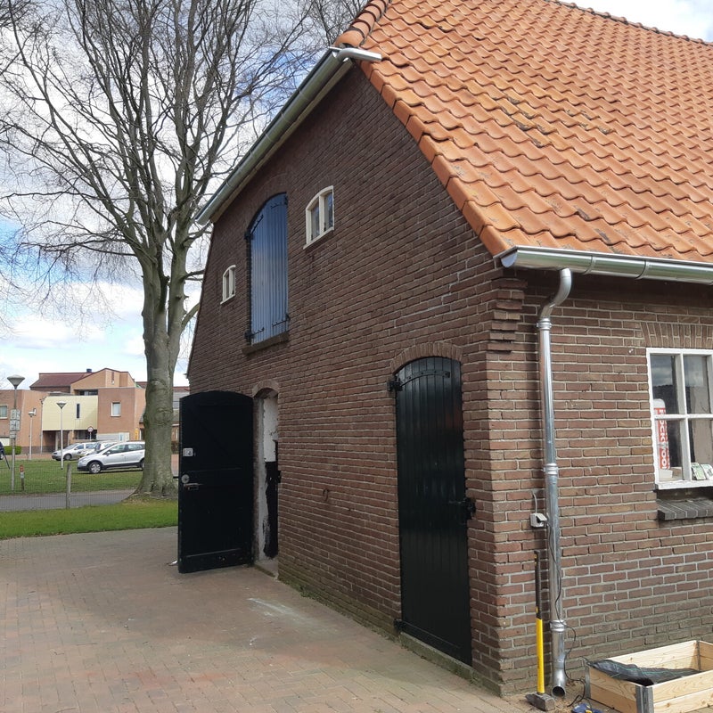 Zinken mastgoot en hemelwaterafvoeren boerderij in Bathmen