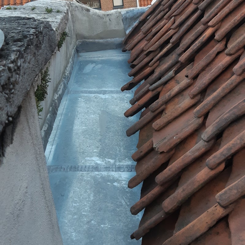 Zinken goot en loodwerk monumentaal pand Zutphen