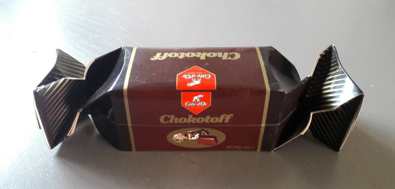 Chokotoff groot snoepje rood en bruin 2006
