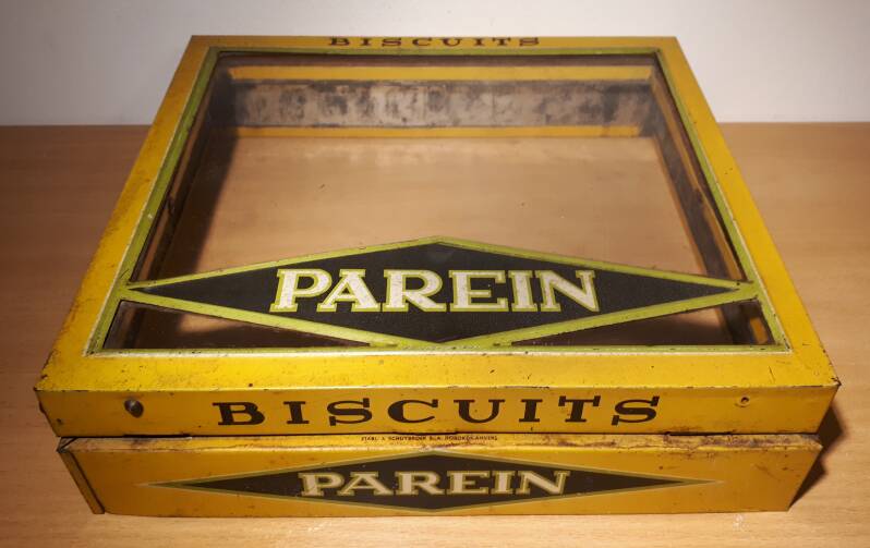 vensterblik groene rand met tekst achteraan