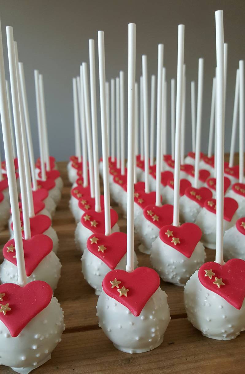 Cakepops huwelijk hartjes met sterretjes