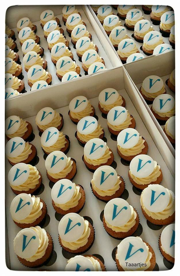 Veronica cupcakes met logo