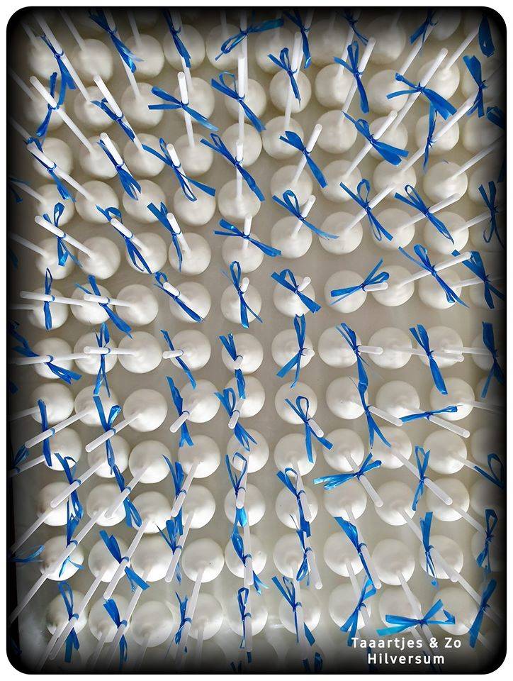 cakepops met strikje