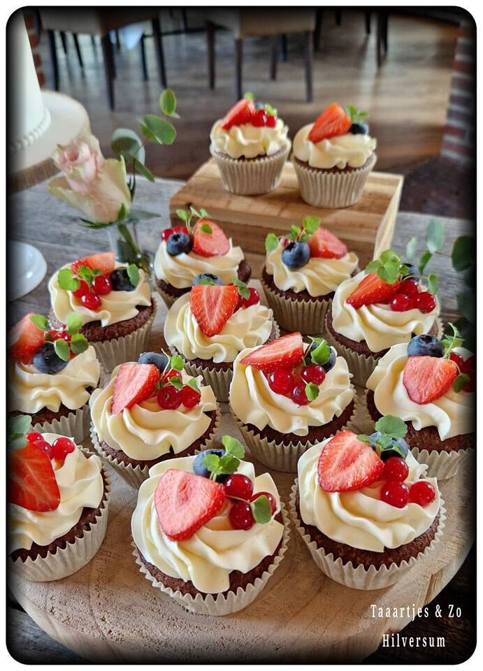 chocolade cupcakes sweet table
