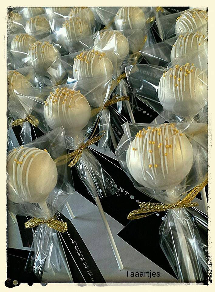 constant in beweging wit goud cakepops