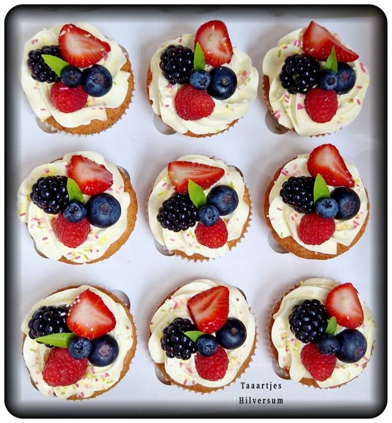 cupcakes met vers fruit