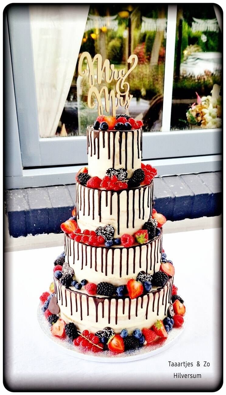 Chocolade drip wedding cake vers fruit 