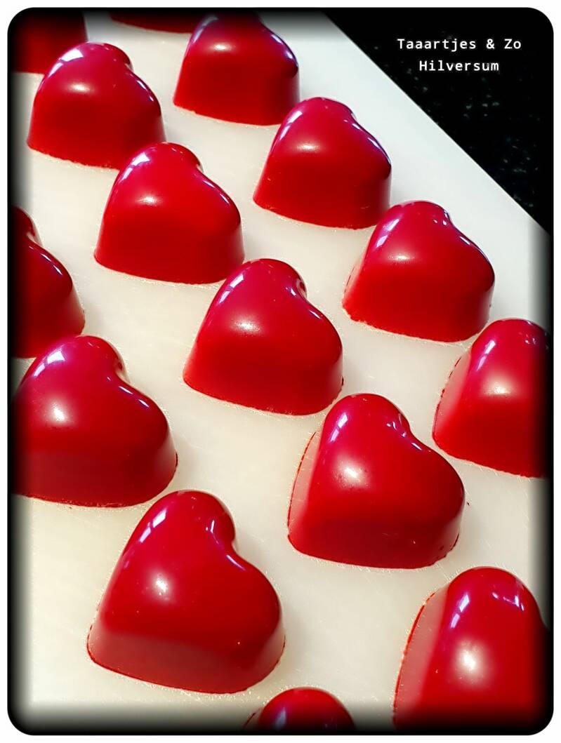 hartjes rood bonbons voor Valentijn