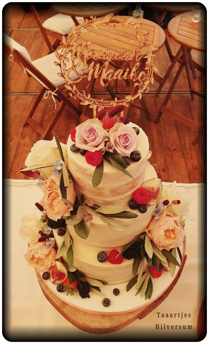 Naked cake verse bloemen Taaartjes Hilversum 