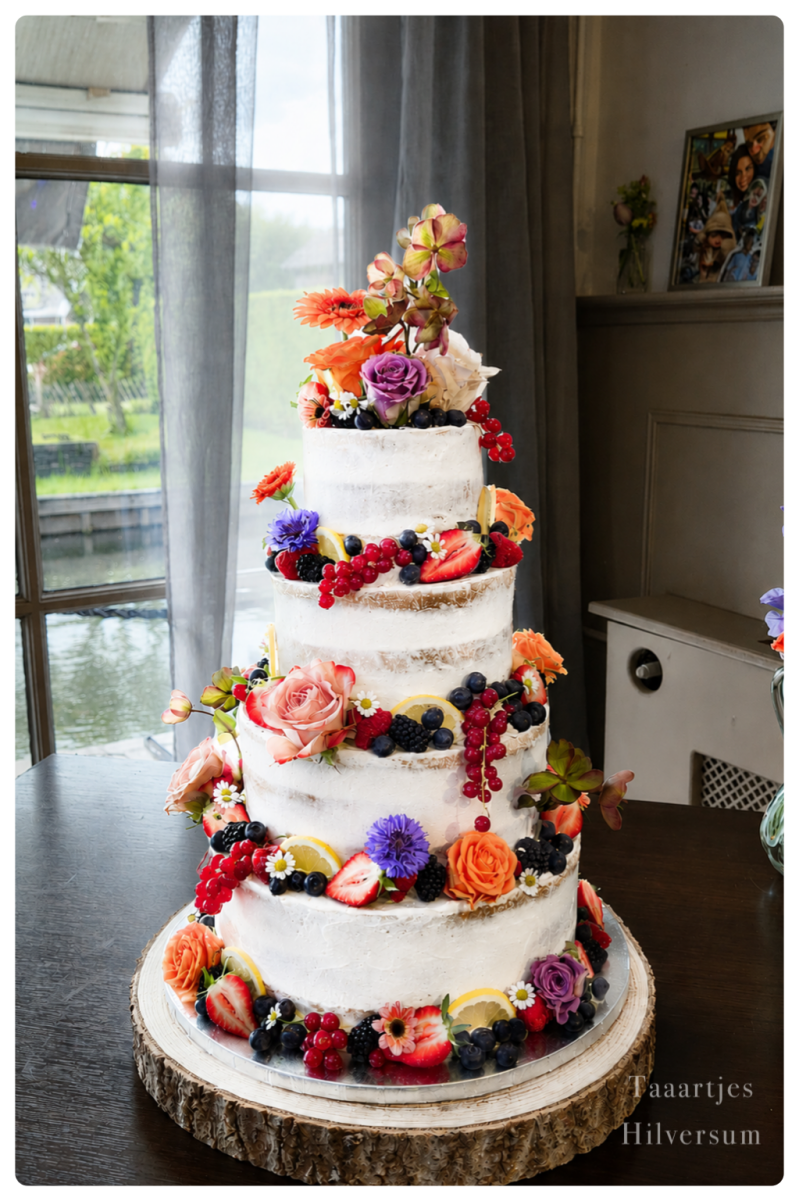 Naked Cake met heerlijk veel vers fruit Taaartjes Hilversum