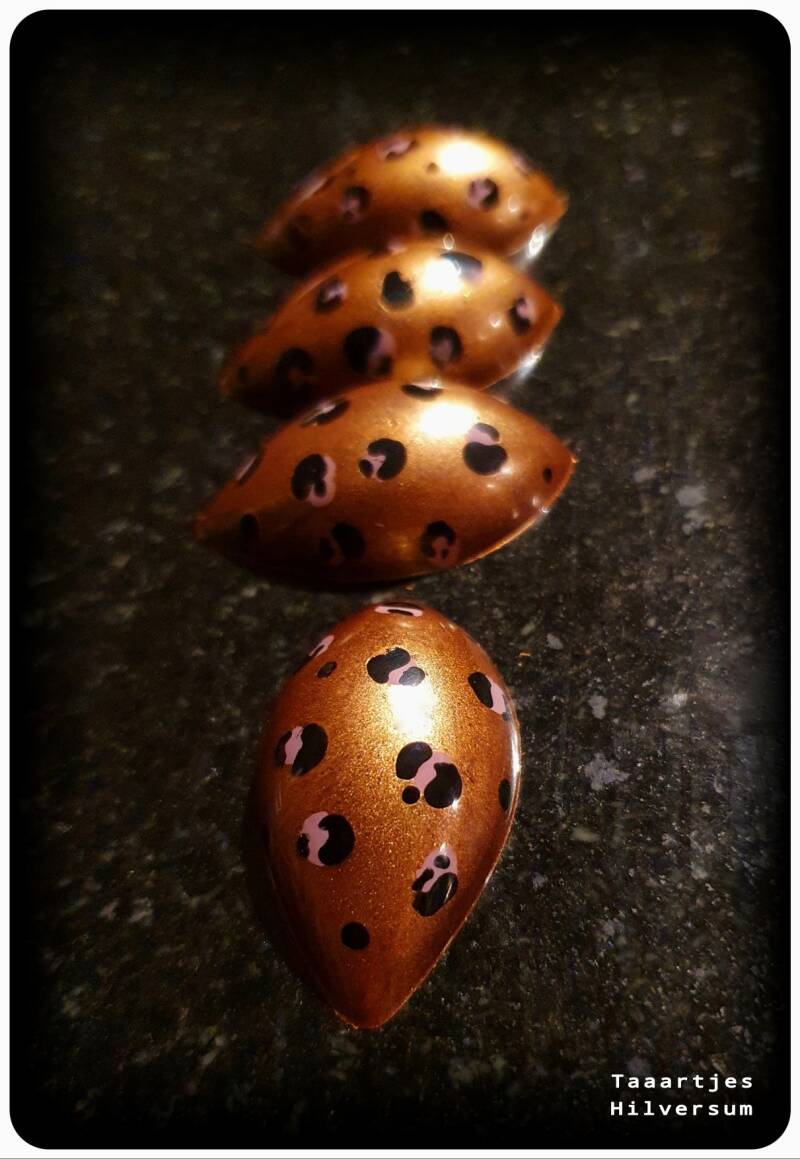 leopard bonbon met licor 43