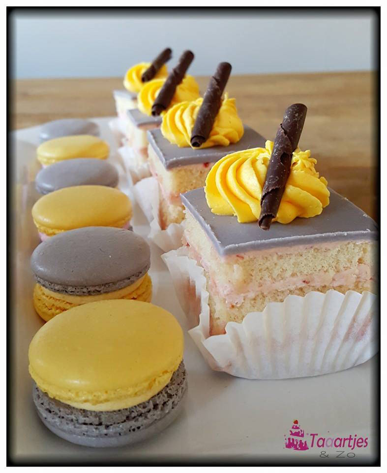 macarons en petitfours grijs geel