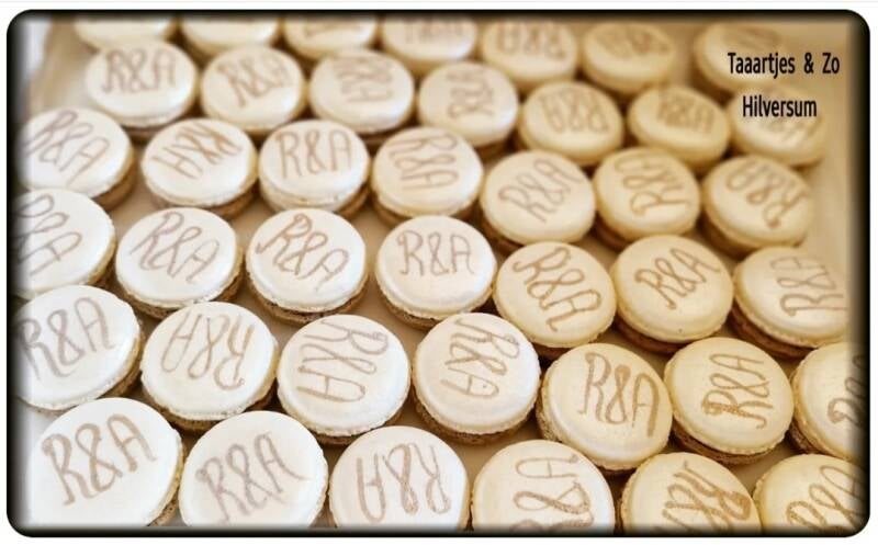 macarons met gouden initialen