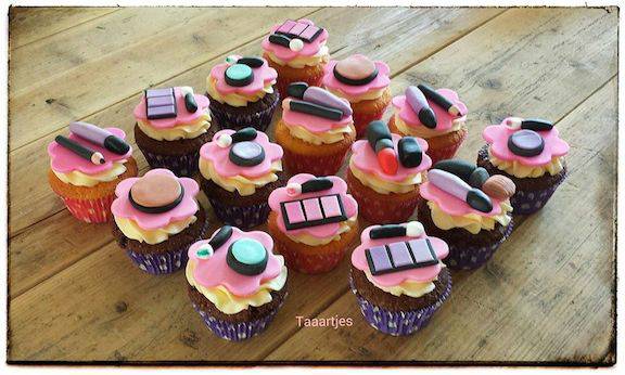 makeup cupcakes