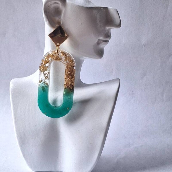 Boucles d’oreilles ovales vertes et dorées