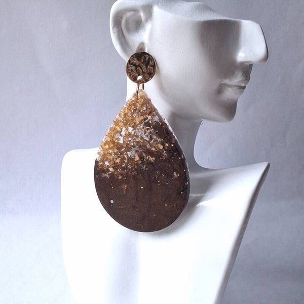 Boucles d’oreilles en résine - Gouttes marrons et dorées
